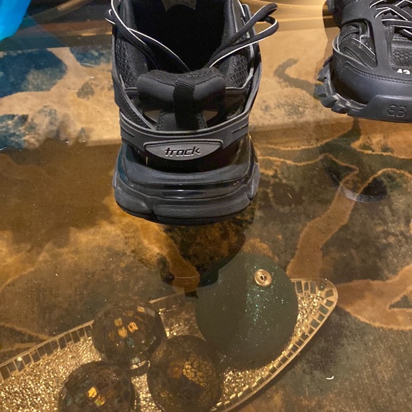 Balenciaga tracks size 10, in very good condition had on 1 - Picture 3 of 4